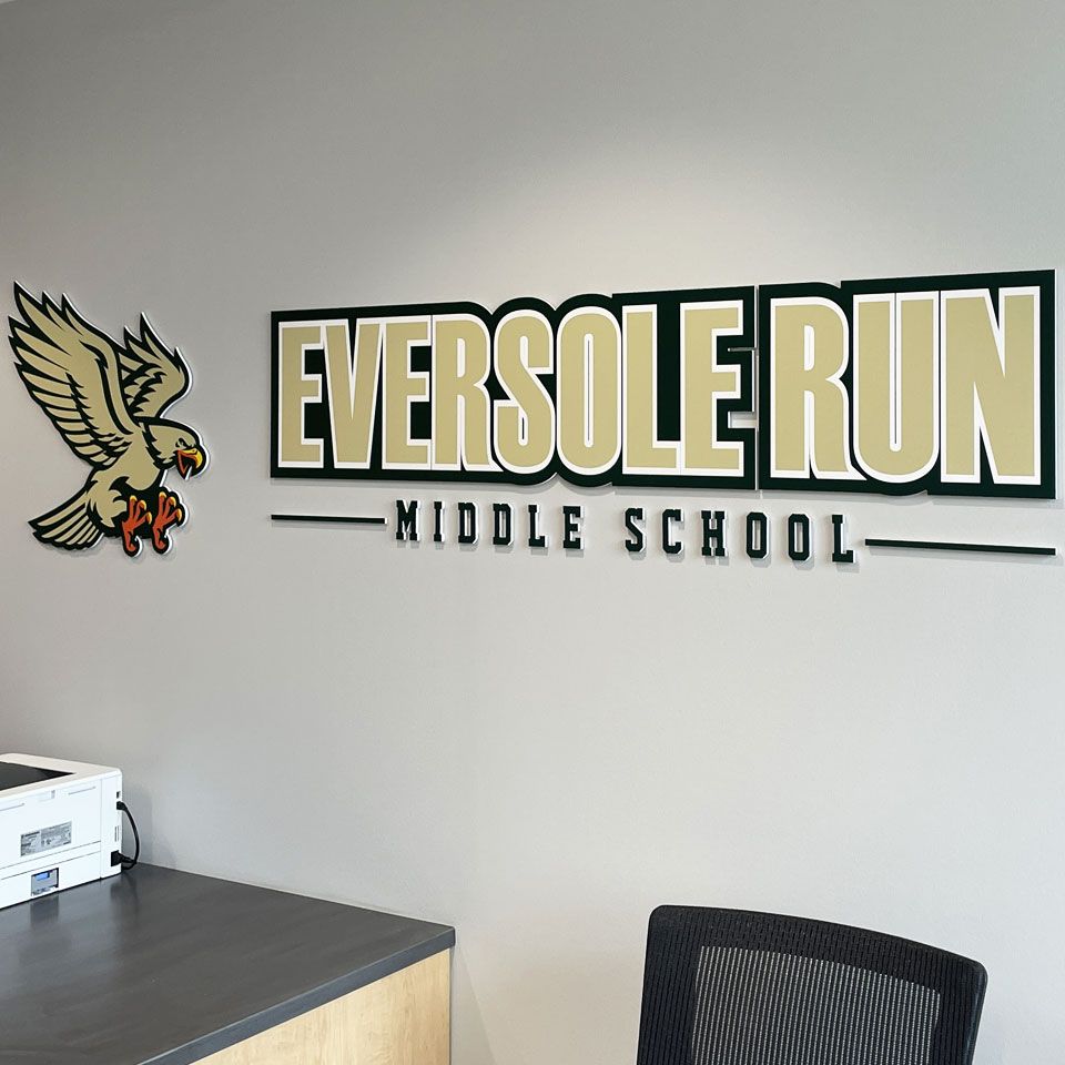 eversole run middle school die cut sign and mascot